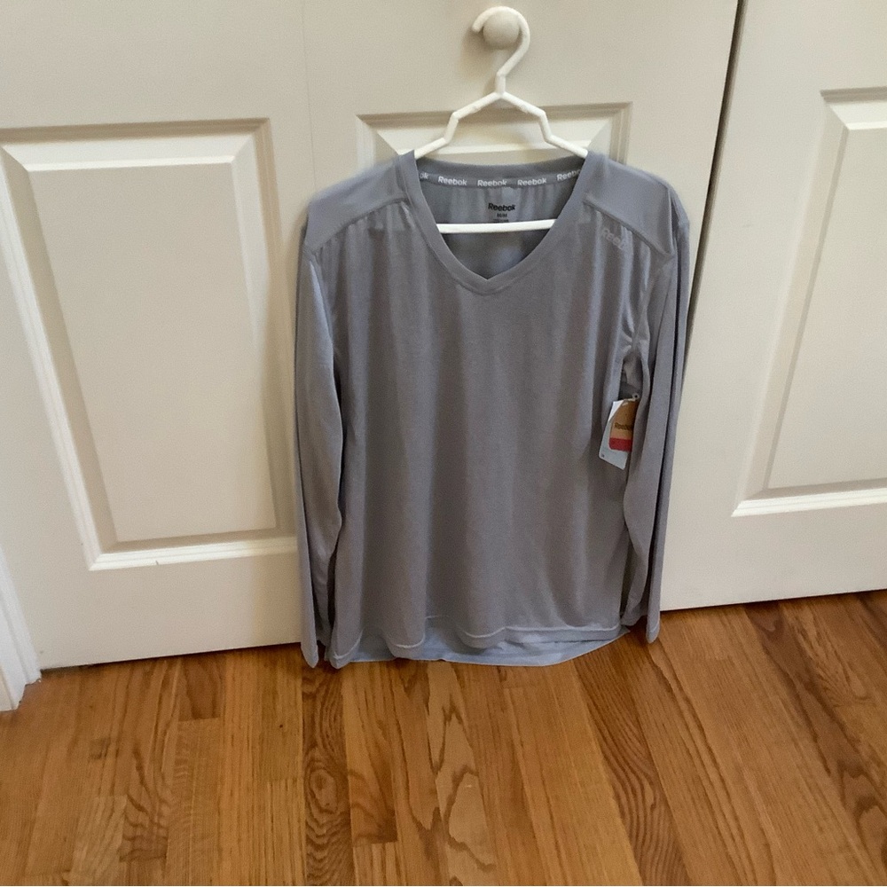 Reebok V-Neck